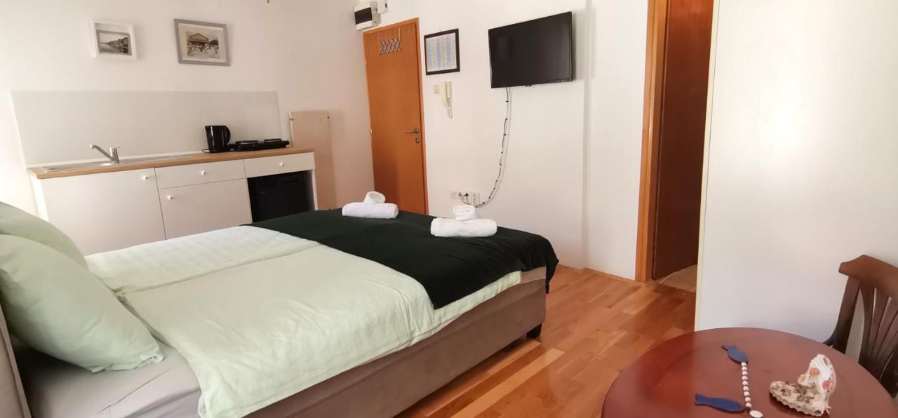 Studio Apartment L&G Rovinj Eksteriør bilde